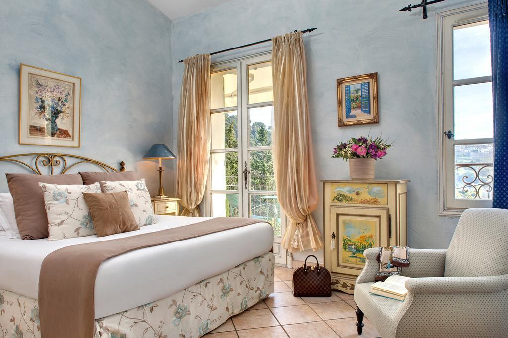 Hotel La Grande Bastide Сен Пол дьо Ванс Стая снимка