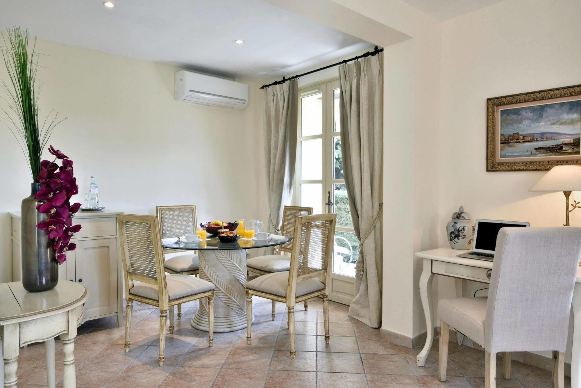 Hotel La Grande Bastide Сен Пол дьо Ванс Екстериор снимка