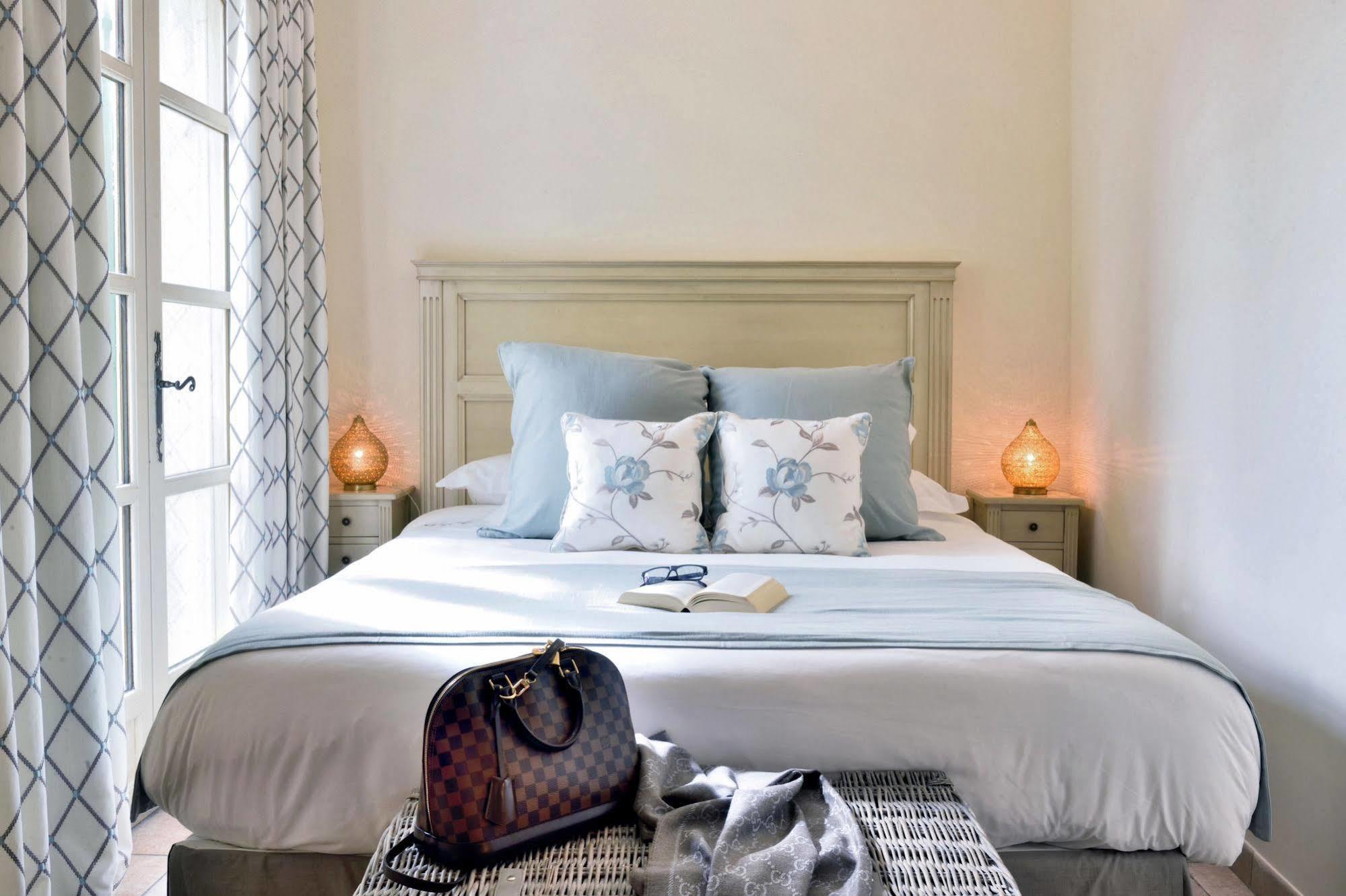 Hotel La Grande Bastide Сен Пол дьо Ванс Екстериор снимка